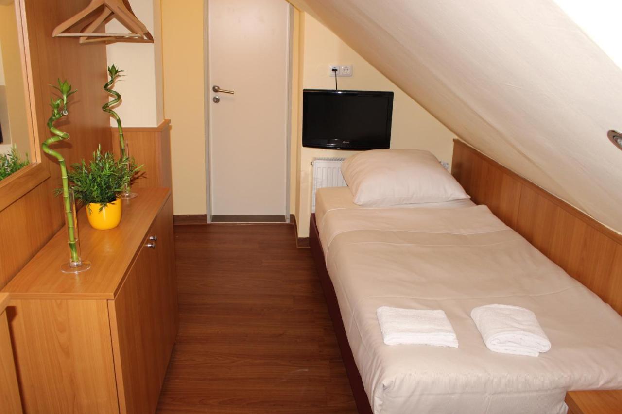 Altan Hotel Hamburg Ngoại thất bức ảnh